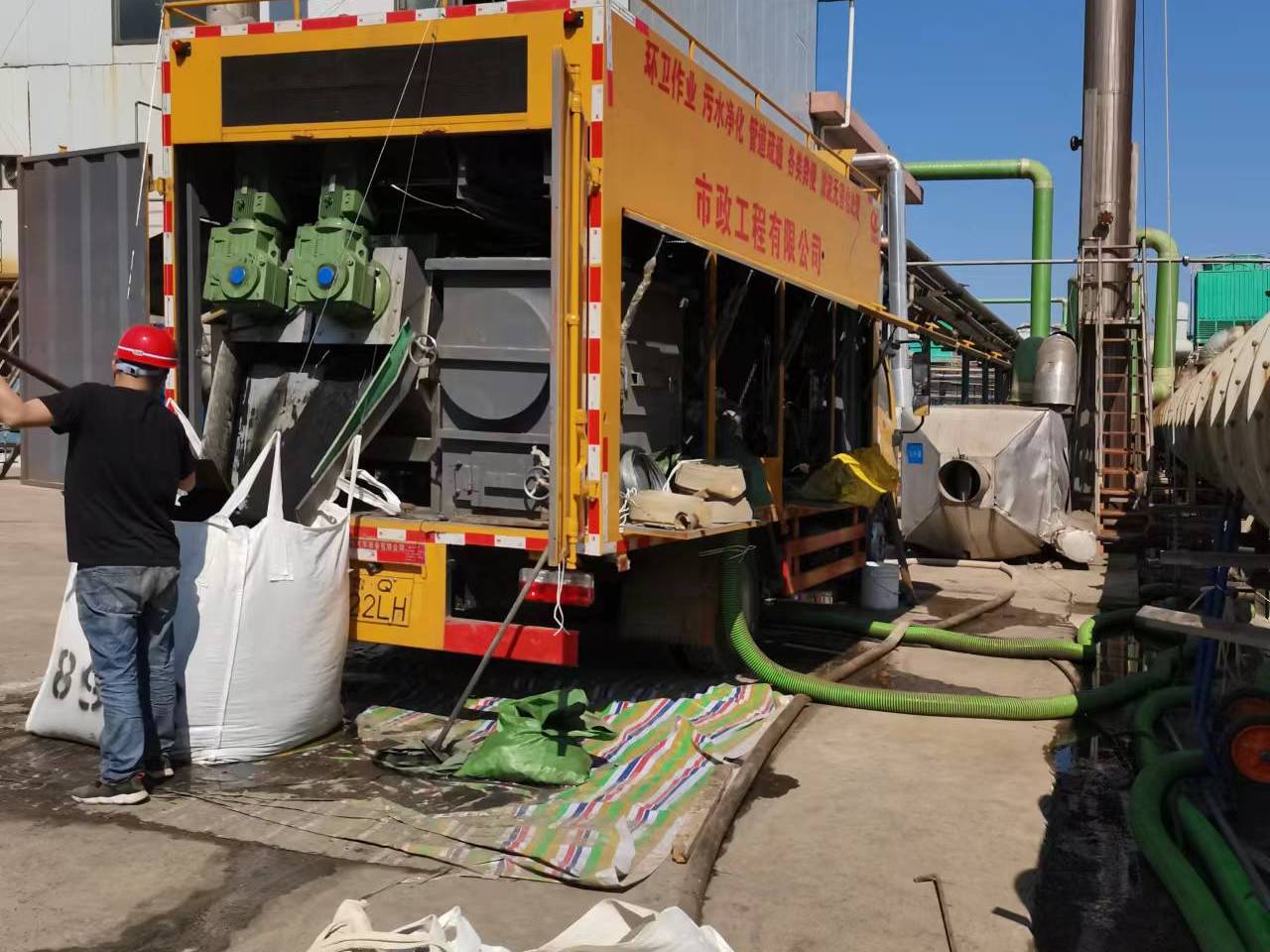 山阳淤泥压干处理